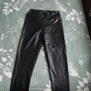 LEATHER PANTS